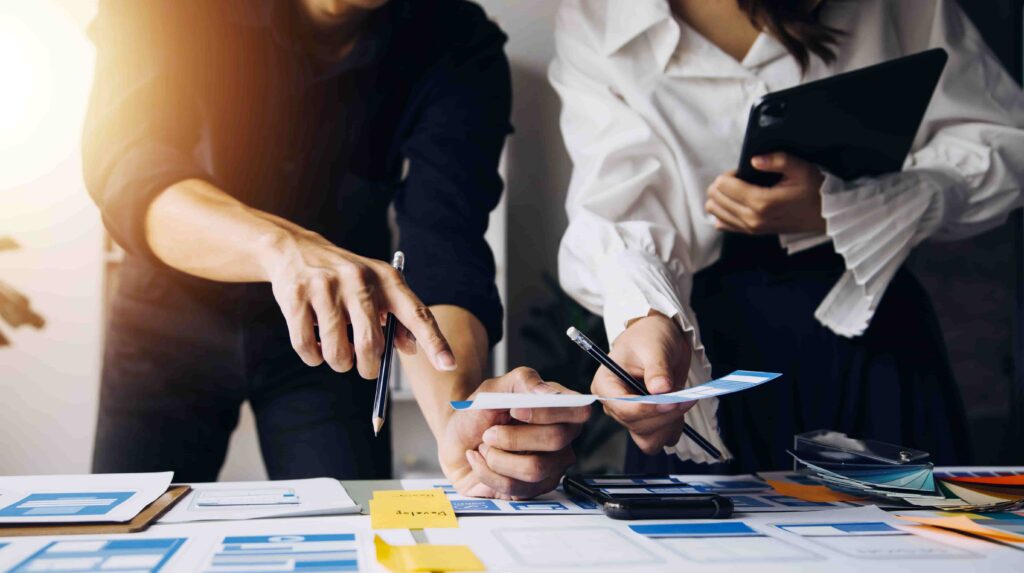 「直接契約か代理店契約か？判断基準と代理店の選び方」のイメージ画像